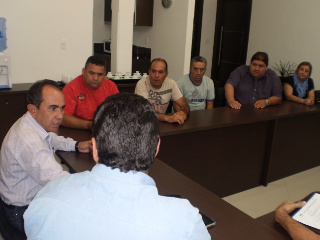 Poluição sonora e publicidade volante são temas de debate na Câmara Municipal reunio com proprietrios de carro de som realizada em 2011
